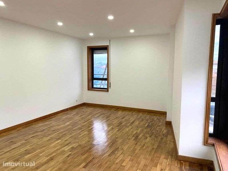 Apartamento Arrendar - Junto Av. da Republica, V.N.Gaia - Grande imagem: 5/10