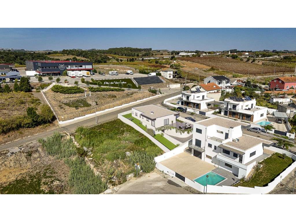 Moradia T3 em construção-26