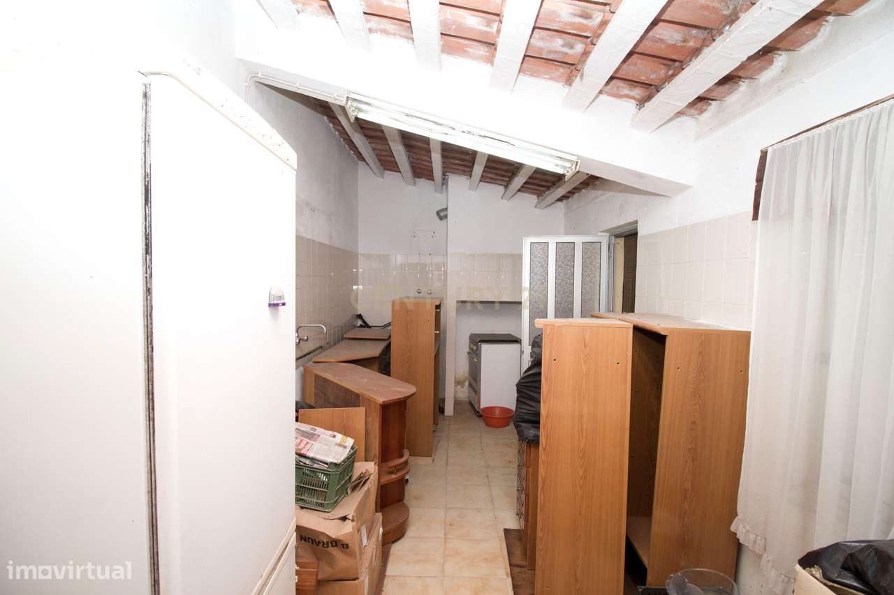 Moradia T2 para Remodelação nas Pontes-48