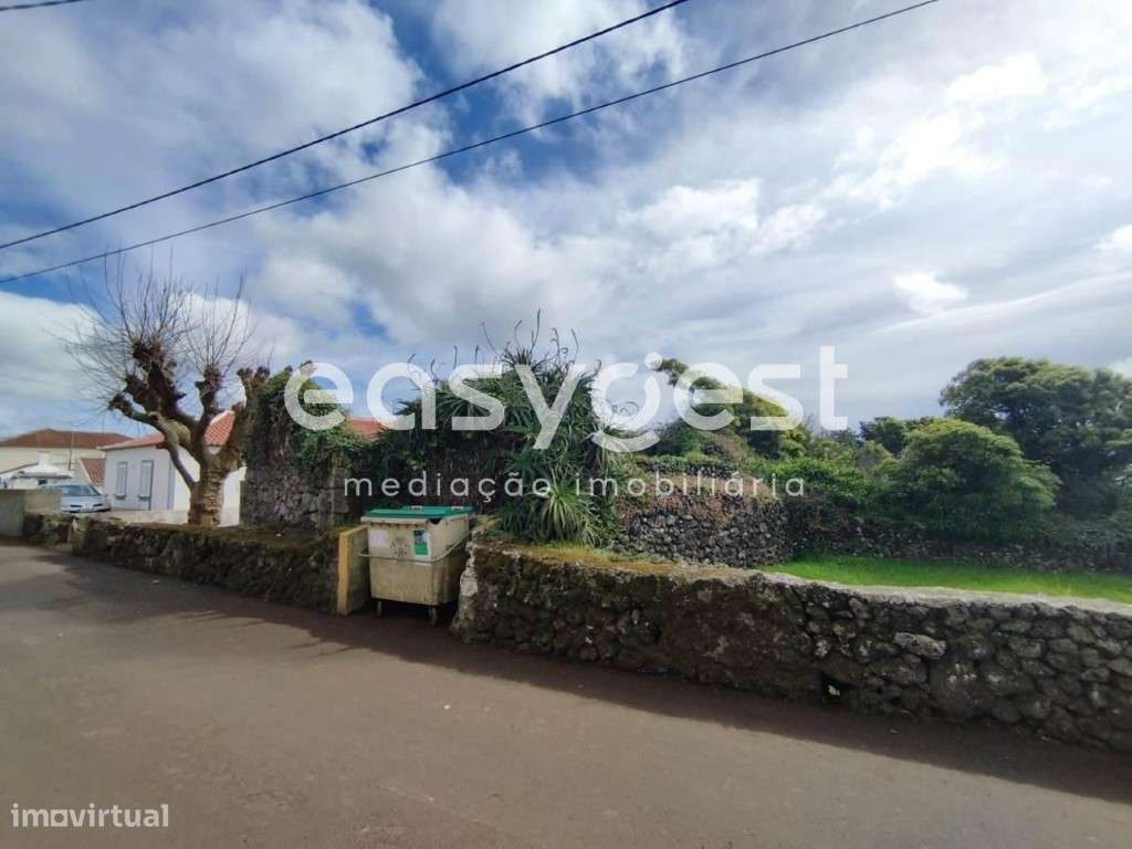 Moradia T3 para recuperar em São Bartolomeu de Regatos com Terreno - Grande imagem: 4/15