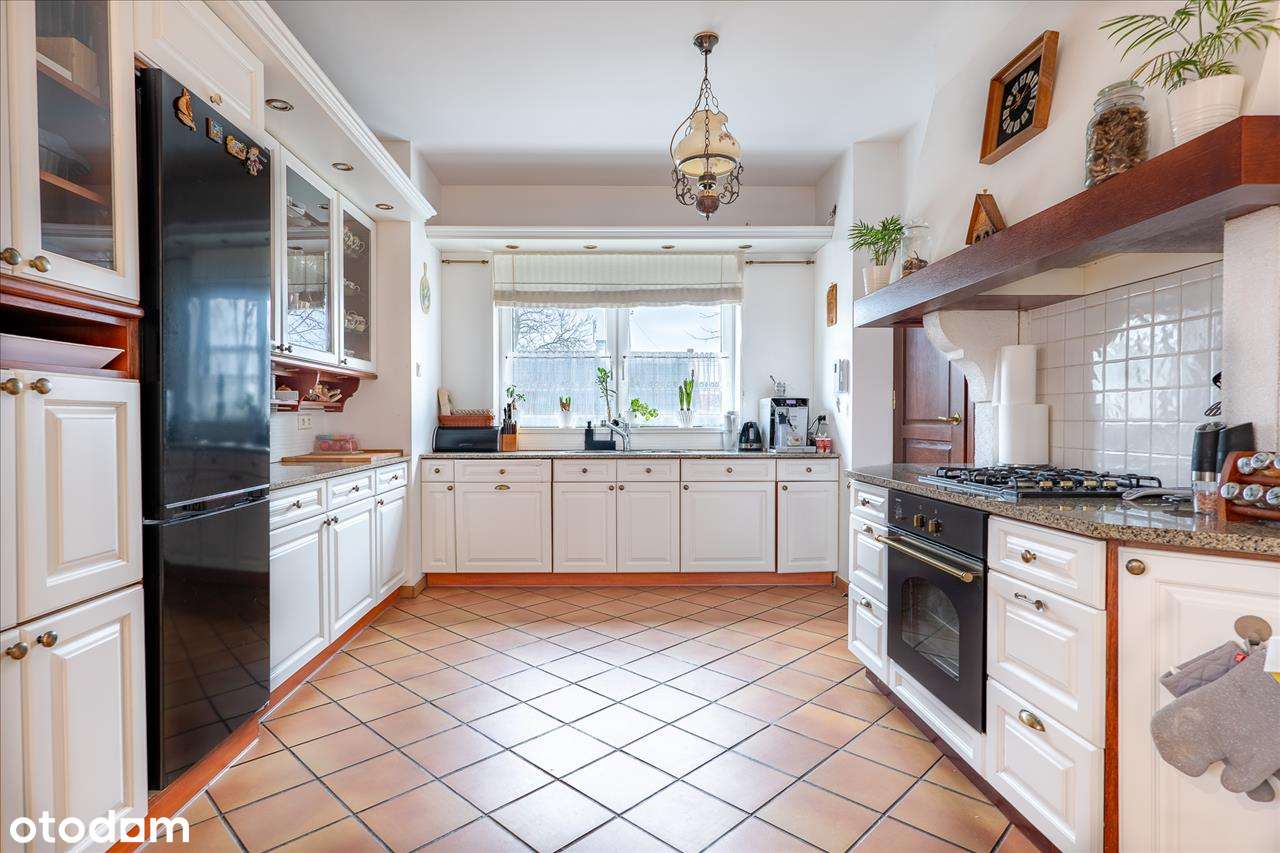 Duży dom z fotowoltaiką! Piękna działka, garaż na 2 auta! - Pełny obrazek: 4/16