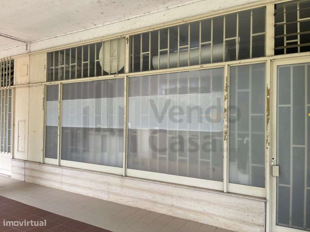 Vende-se Loja Comercial - Braga-6