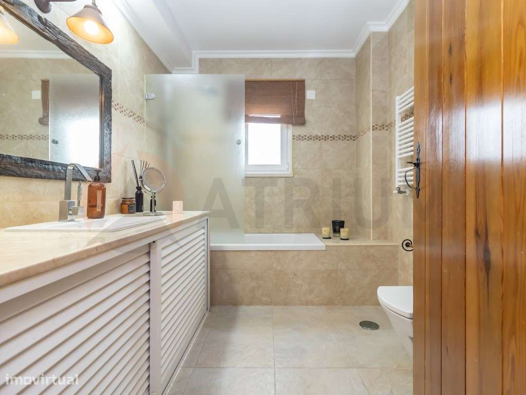 Exclusiva Moradia T6 com Quintinha, Piscina e Elevado Potencial de ...-30