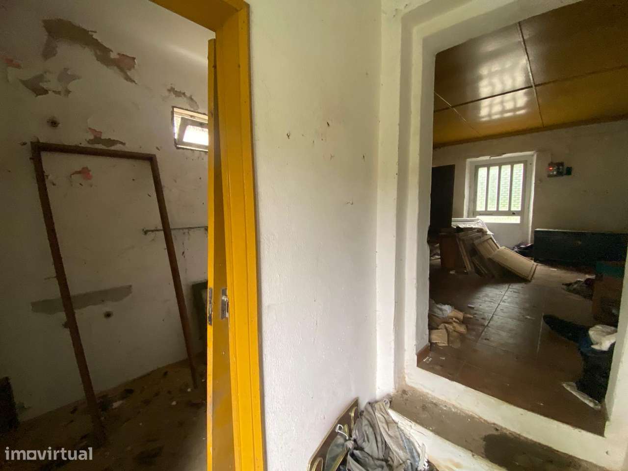 Moardai T2 para remodelar com 2500m2 terreno-24