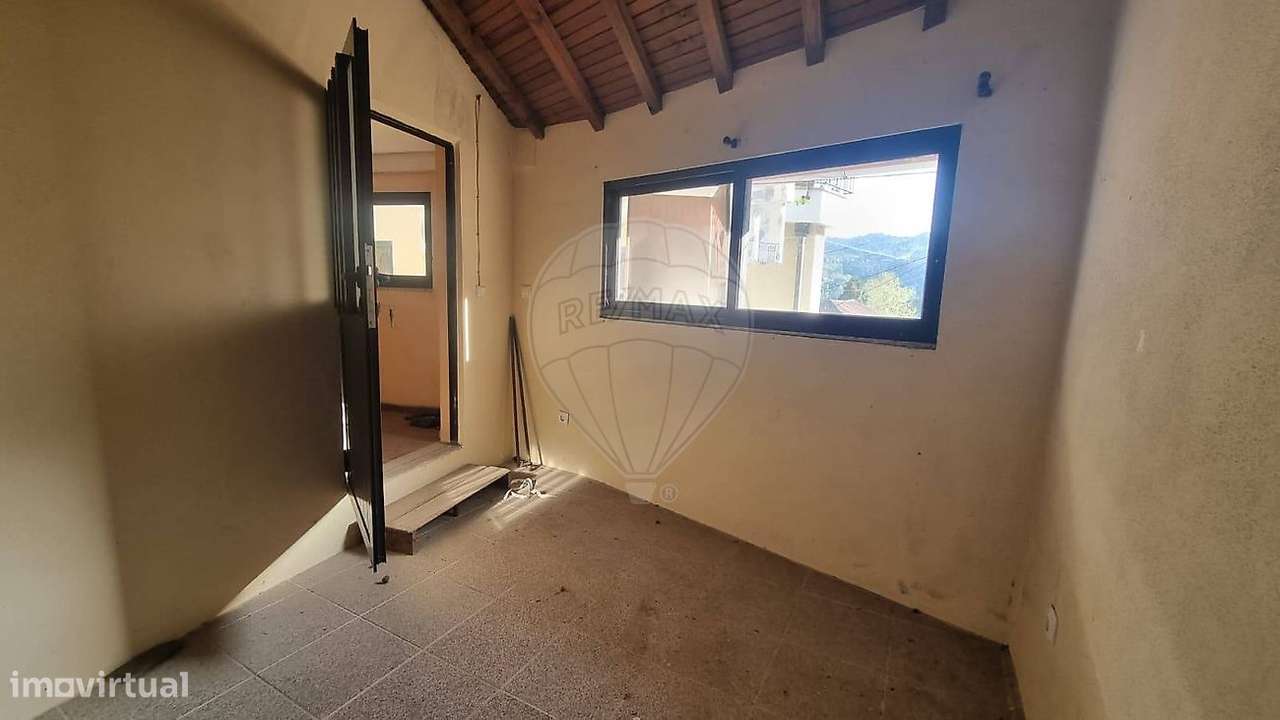 Moradia T2 para venda-7