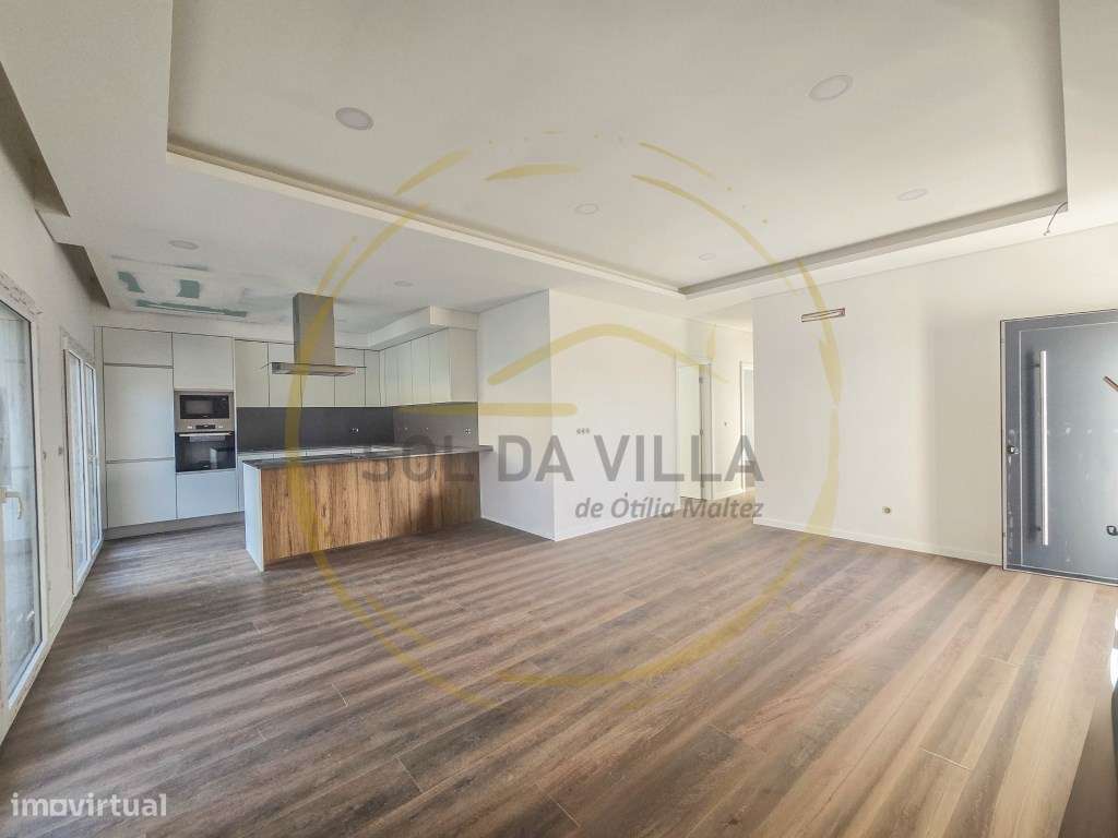 Moradia com piscina T3+1 - Fernão Ferro, Seixal - 550.000€-13