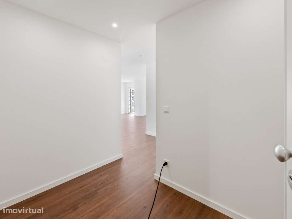 Apartamento T4 para venda no 'Neudel' - com terraço-15