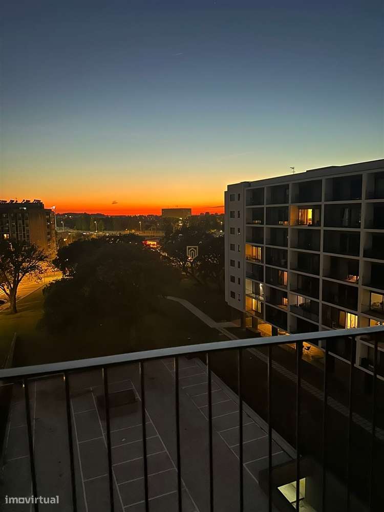 Apartamento T1 com Garagem e Varanda no Parque dos Sobreiros 2 - Aspre - Grande imagem: 4/18