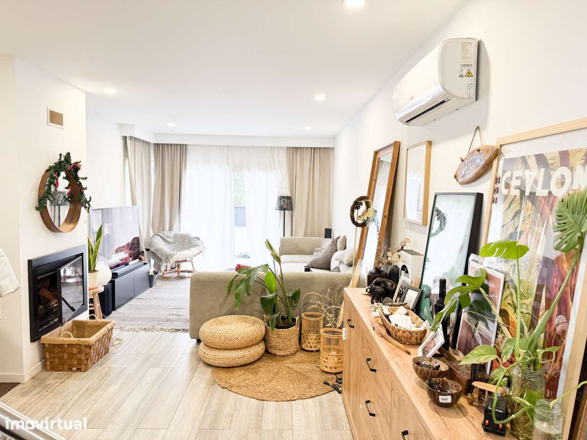 Moradia T4 Triplex em Fernão Ferro - Grande imagem: 4/48