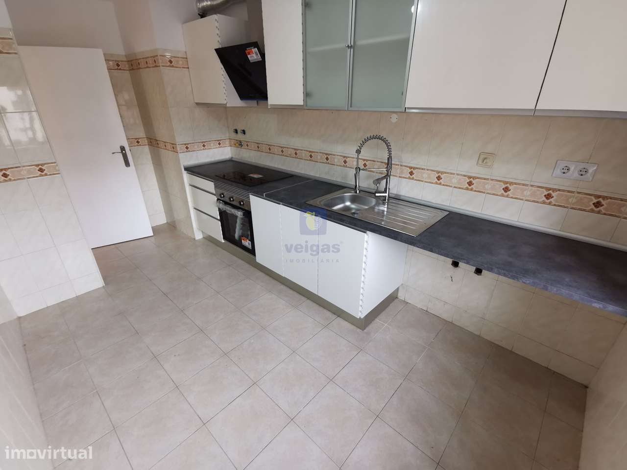 Excelente apartamento com 2 Quartos, com Melhoramentos e Bem Localizad - Grande imagem: 3/25