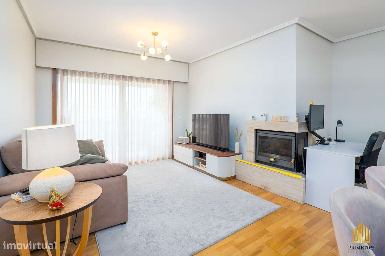 T2 Com Varanda Panorâmica em Urbanização Requintada, ao Aeroporto.-15