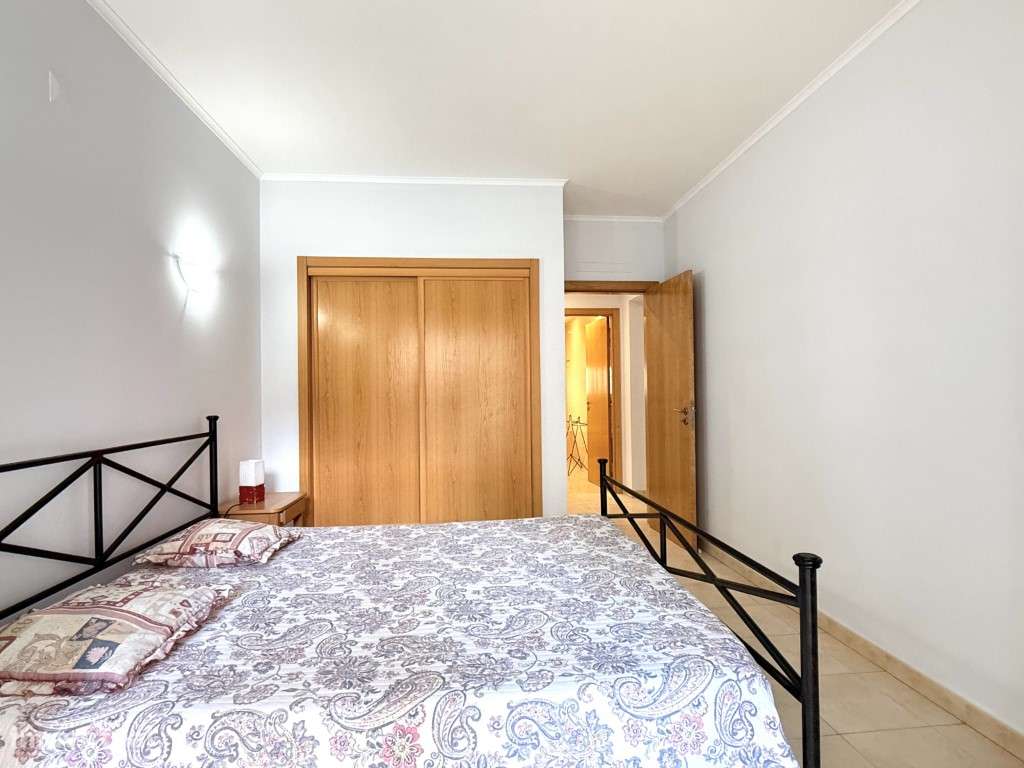 T3 com Terraço de 32 m², Garagem Dupla e Piscina a 300 m da Praia -...-15