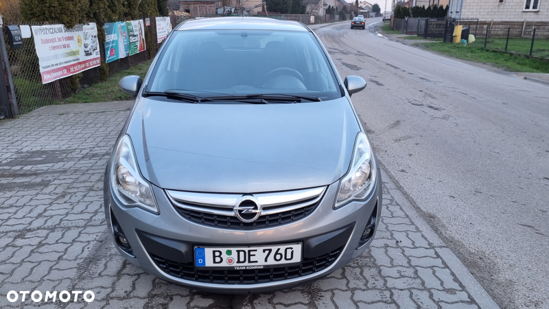 Opel Corsa 1.4 16V Cosmo - 2