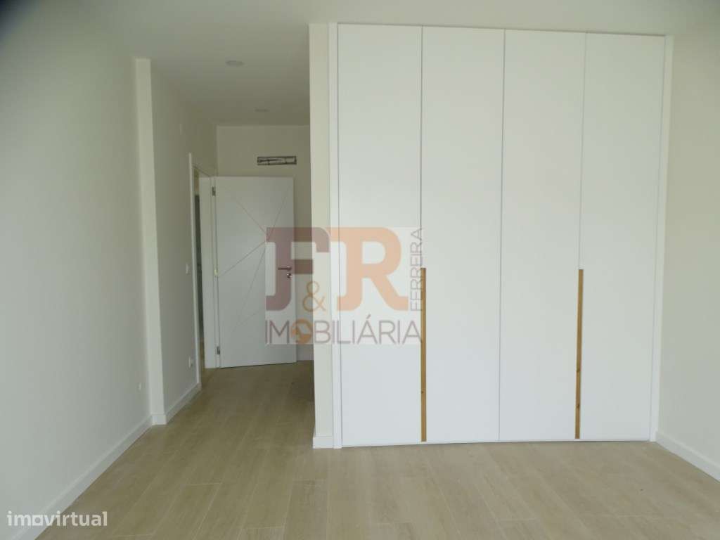 Moradia Isolada Térrea T4 com Garagem - Quinta do Anjo Palmela-17