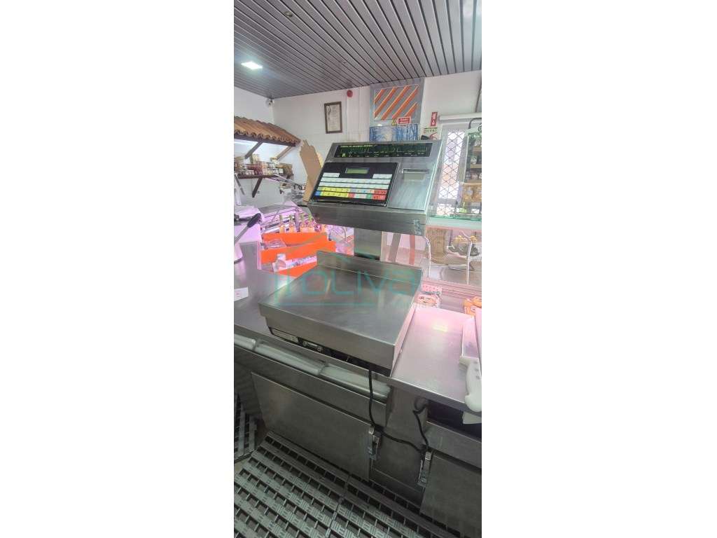 Talho e Charcutaria Tradicional - O Comércio de Proximidade no Port...-33