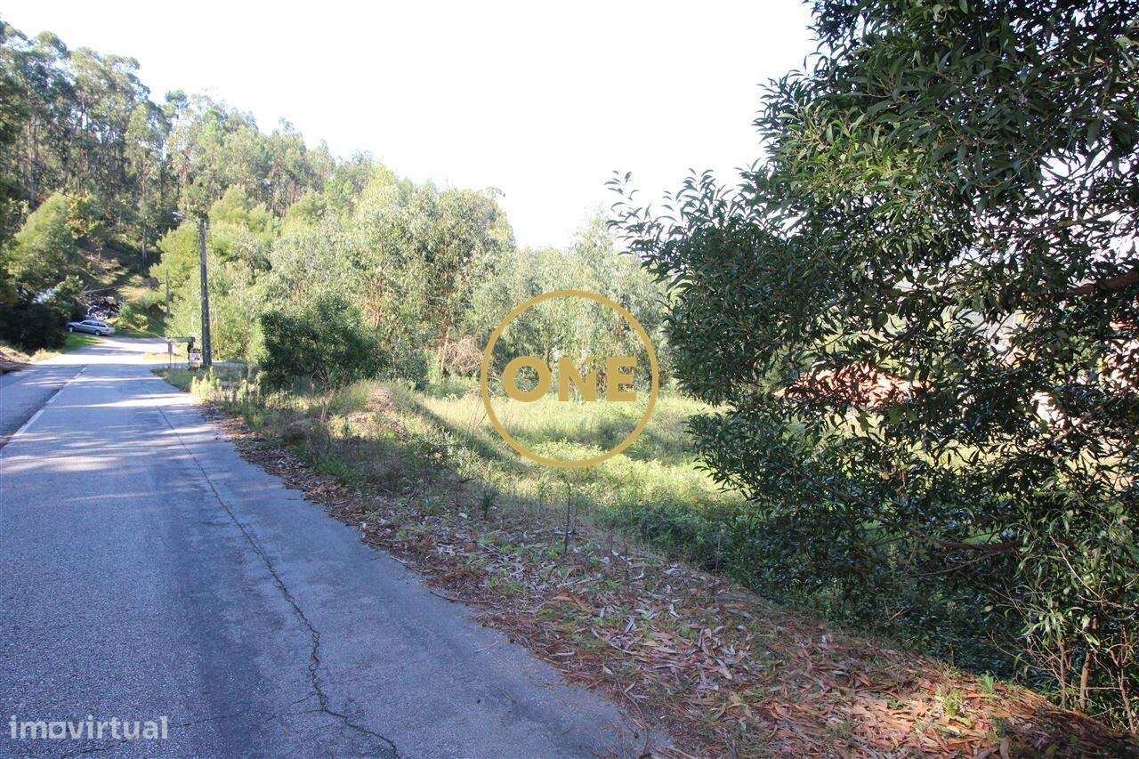 Terreno de 974m2 com viabilidade de construção para venda - Grande imagem: 2/5