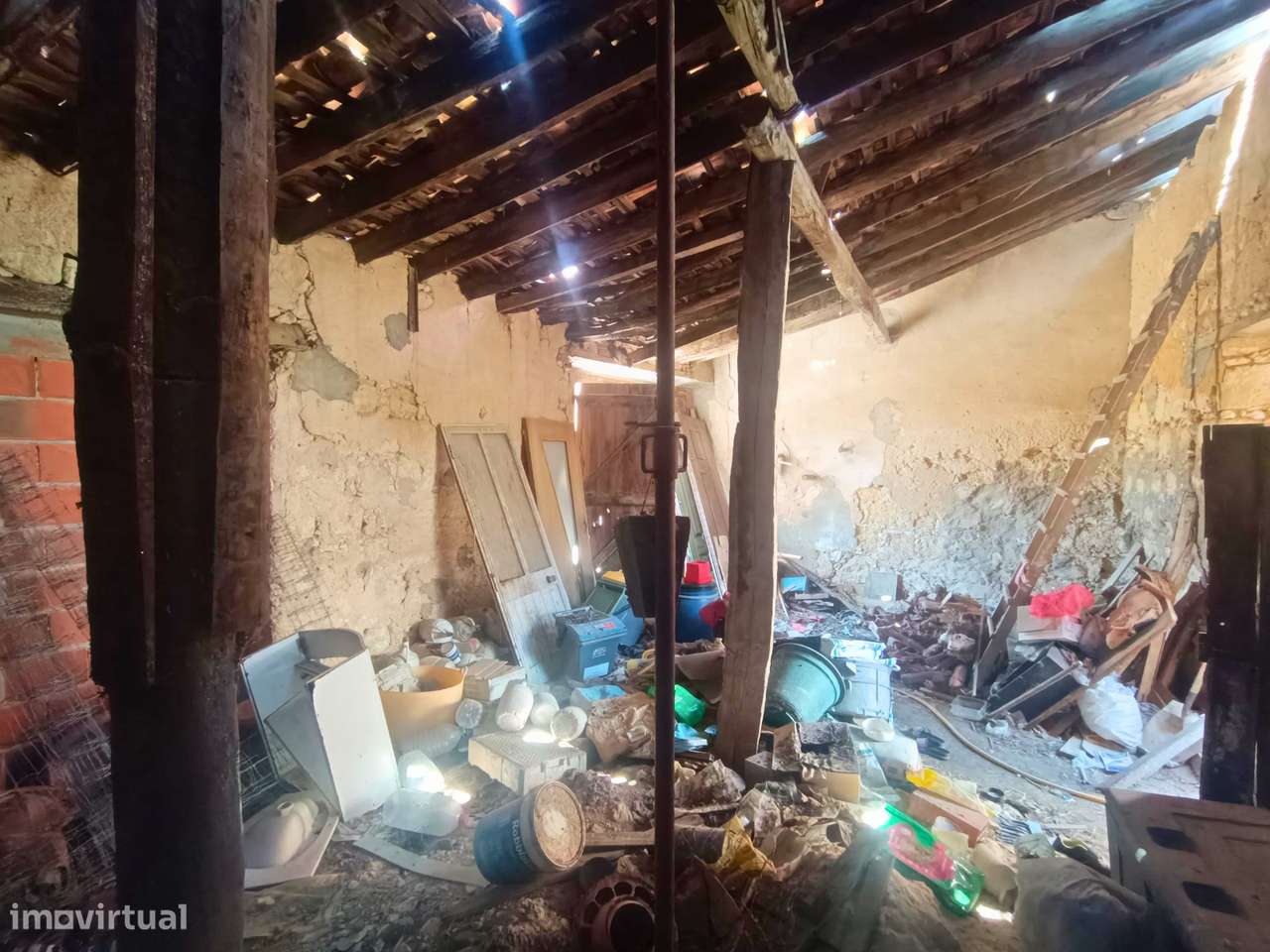 Armazém em Ruínas - Grande imagem: 2/6