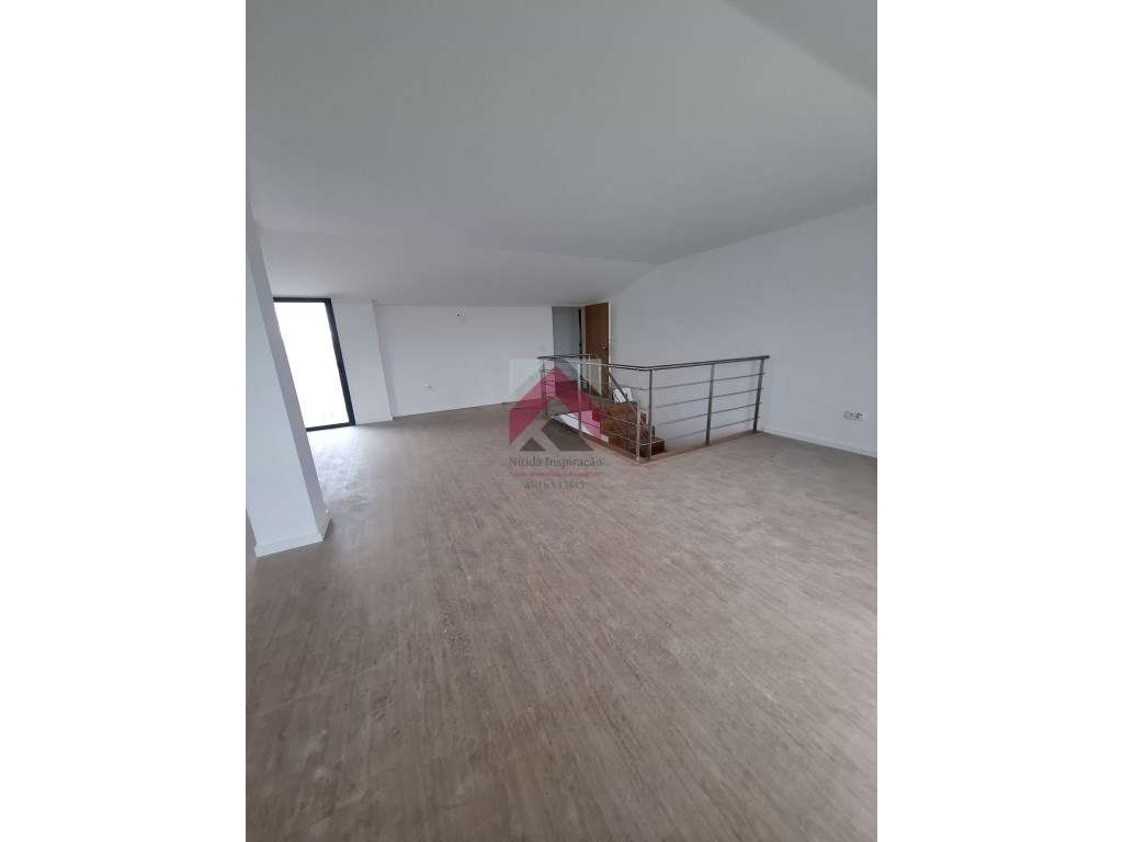 Apartamento T2 + Duplex Amplo + Terraço na Cobertura em Esgueira, A...-27