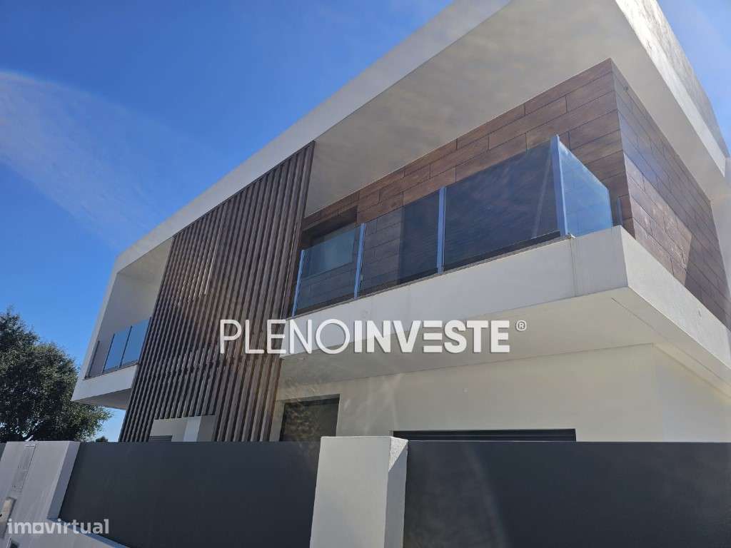 Moradia V3 com piscina Nova construção em Pinhal de Frades-2