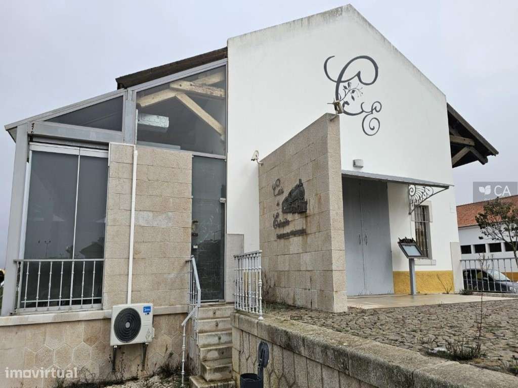 Excepcional edifício destinado a restauração - Grande imagem: 2/14