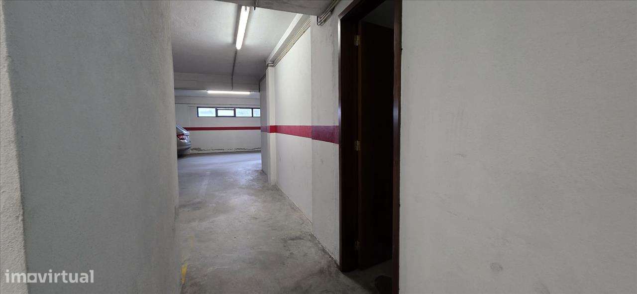 Apartamento T1 + Arrecadação Paço de Sousa (Penafiel)-15