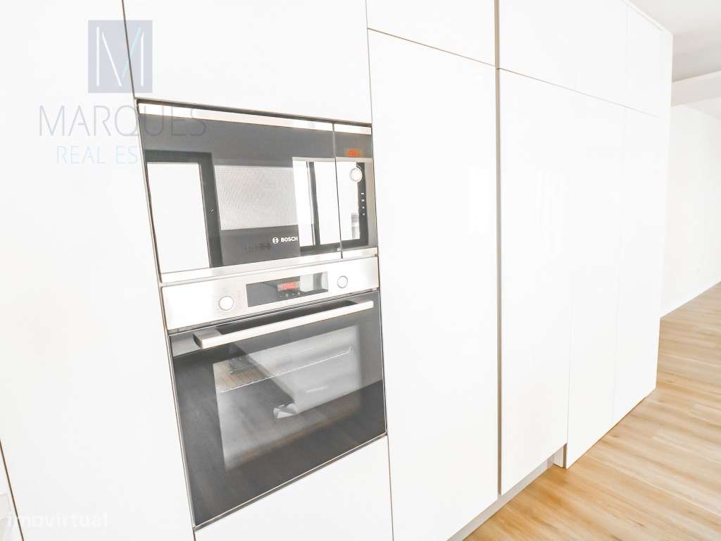 Apartamento T4 com 3 Suites em Almada-8