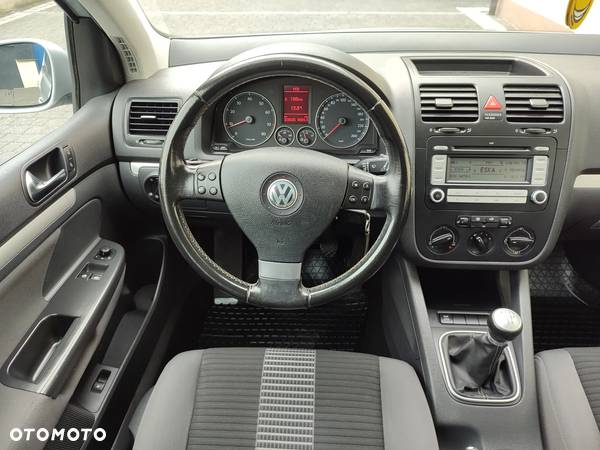 Volkswagen Golf - 13