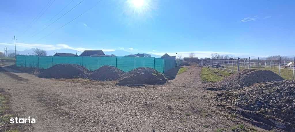 Teren in Sanpetru - zona stadionului-0