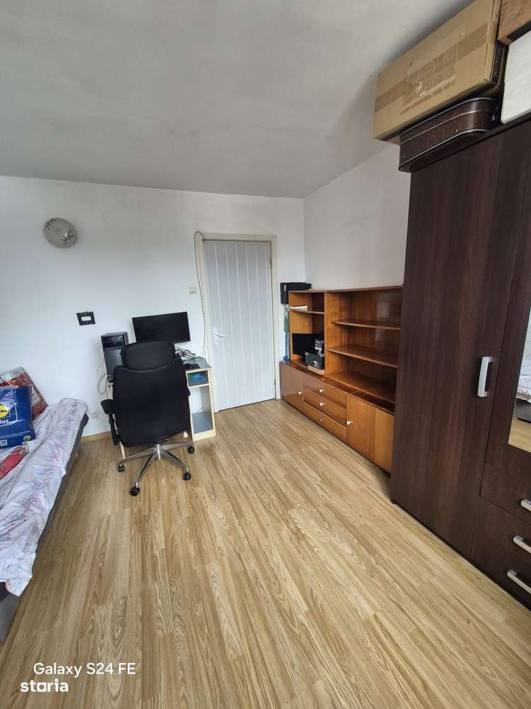 Apartament 3 camere, balcon, Piatra Neamț - Imagine principală: 4/19