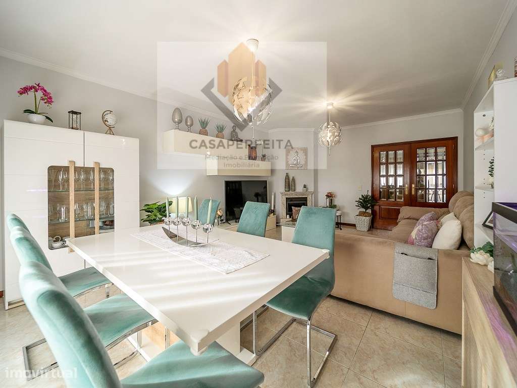 Deslumbrante T2 de 2 Frentes com Varandas e Box - Canelas-6