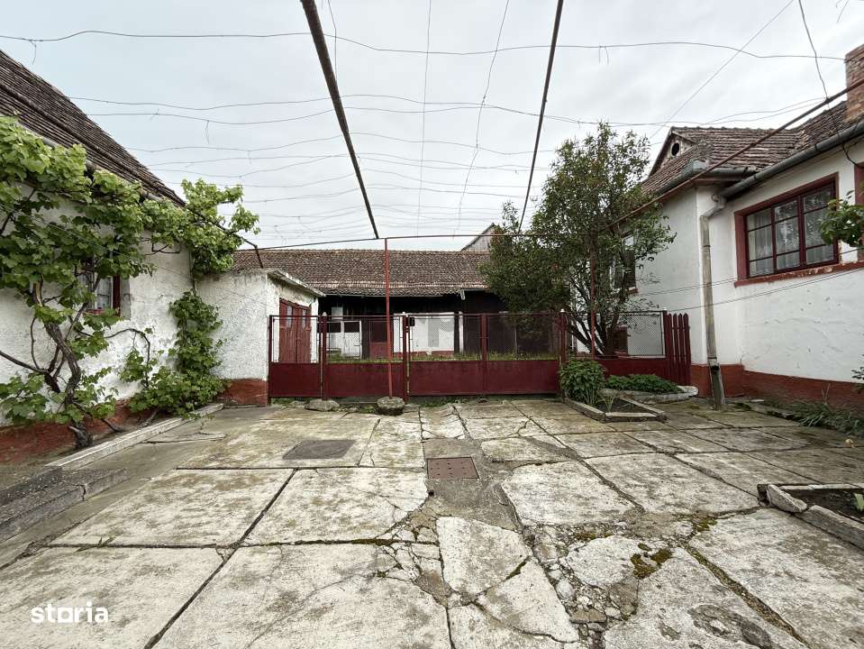 CASĂ COMPUSĂ DIN 2 CORPURI + CURTE + ANEXE - ORAȘ RUPEA -STR.VAII 3 - Imagine principală: 5/18