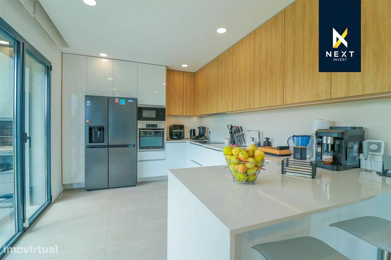 Moradia Geminada T4 com Piscina – Viseu-18