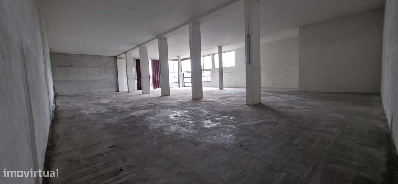Armazém - Estrada de Eiras - Coimbra/Arrendamento - Grande imagem: 3/5