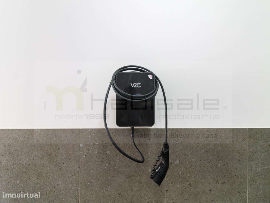 Moradia T4 em condomínio fechado em Loures, com piscina!-8