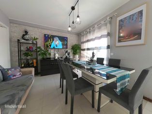 Apartamento T2+1 - Garagem e arrumos