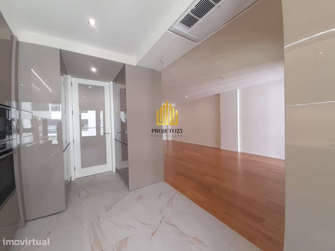 T3 NOVO de Luxo com área bruta de 170m2, junto ao centro e ao Metro!-10