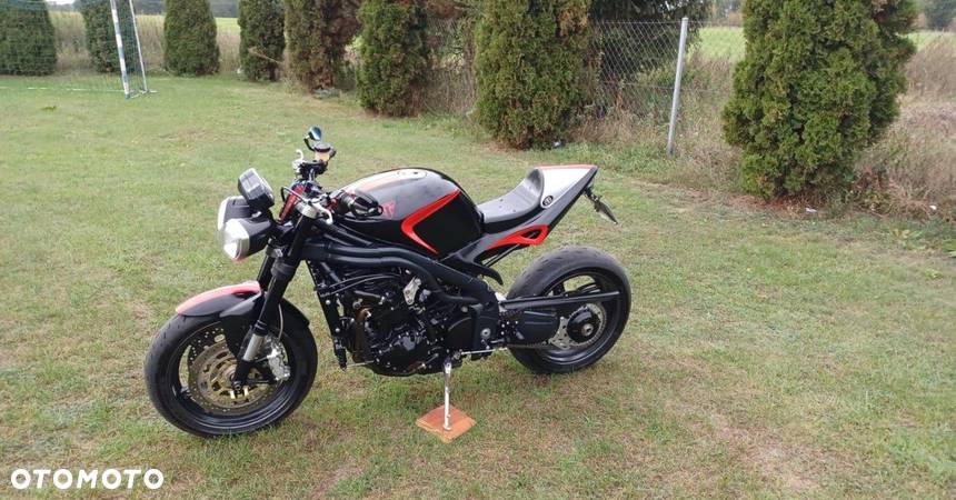 Triumph Street Triple - 10