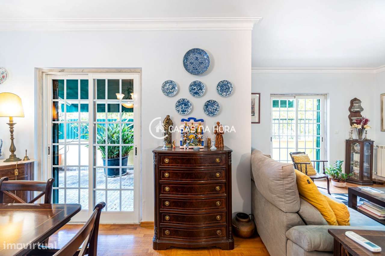 T2 com terraço enorme na Rua Paul Harris, no bairro do  Buzano.-9