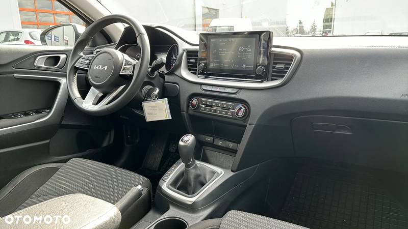 Kia Ceed 1.5 T-GDI M - 21