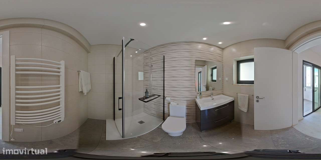 Apartamento T3 Renovado com Vista Mar e Terraço em Armação de Pêra-56