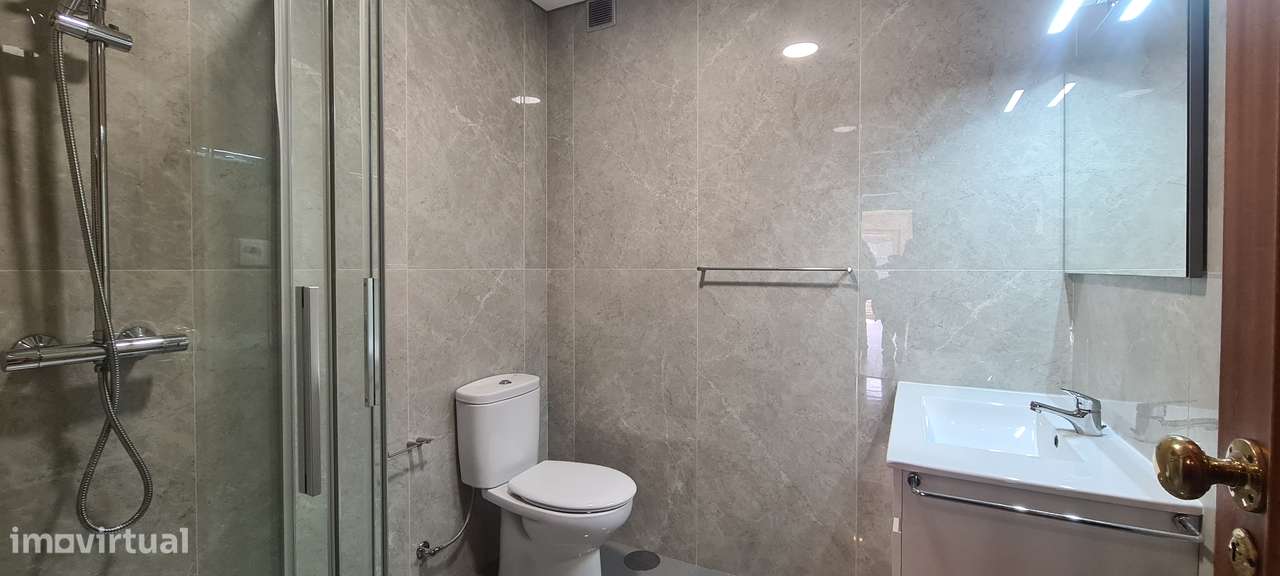 1232_01 Apartamento T2 remodelado - 350m praia - Centro Vila do Conde-3