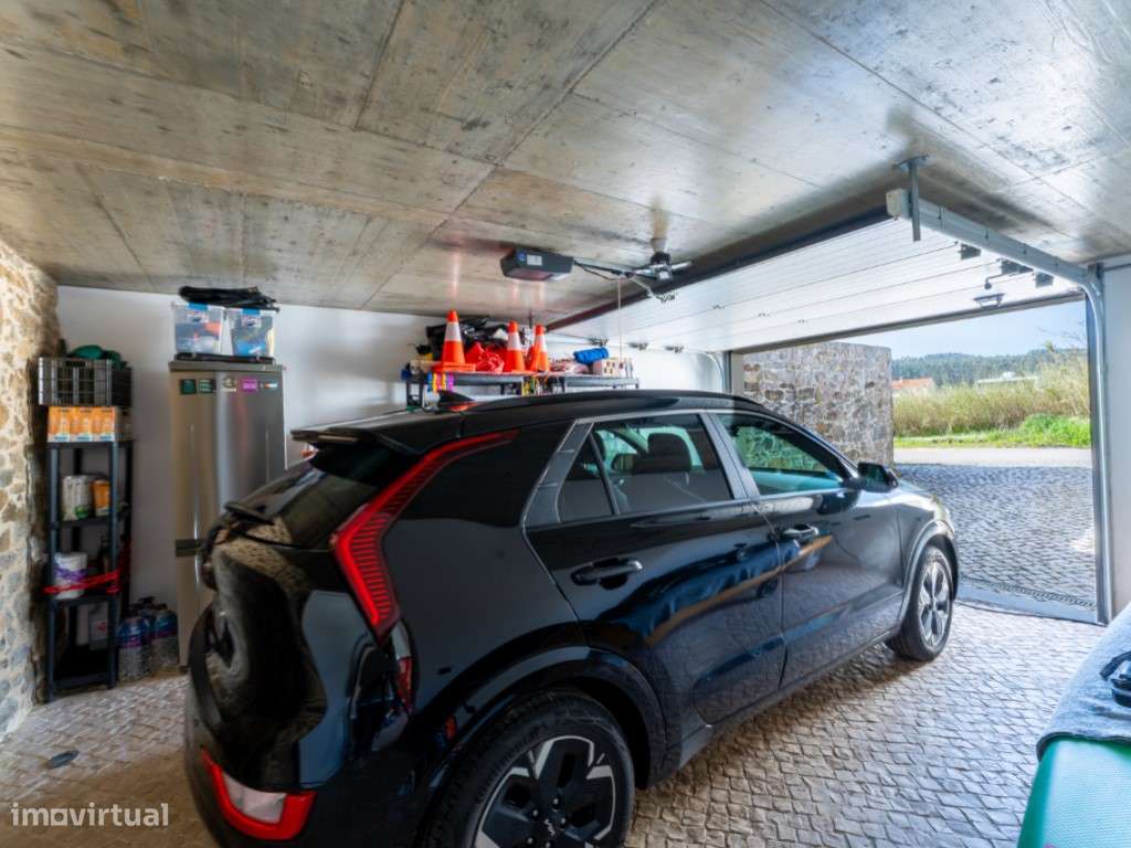 Moradia T3 com Piscina e Próxima do Mar na Serra do Bouro-26