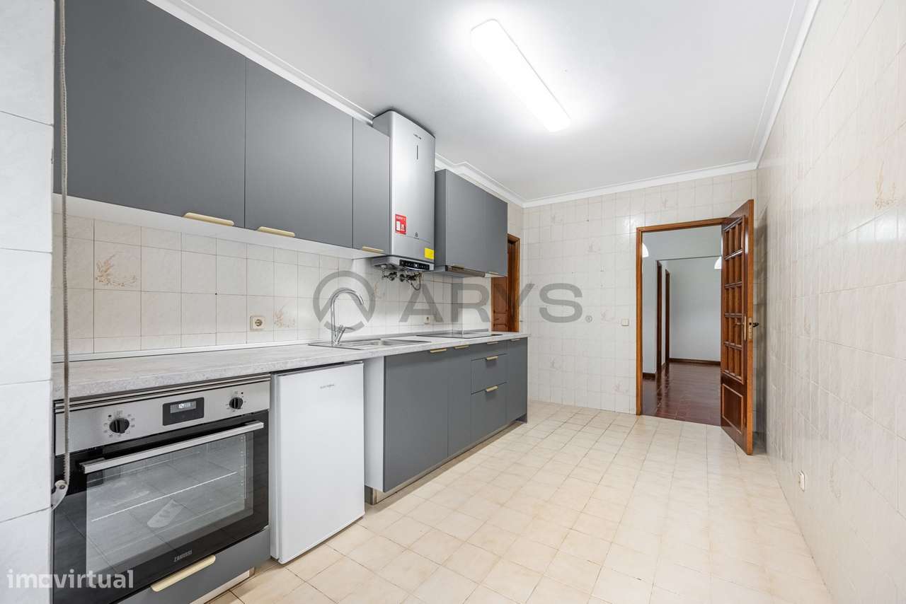 APARTAMENTO T3 EM FERREIROS, BRAGA-0