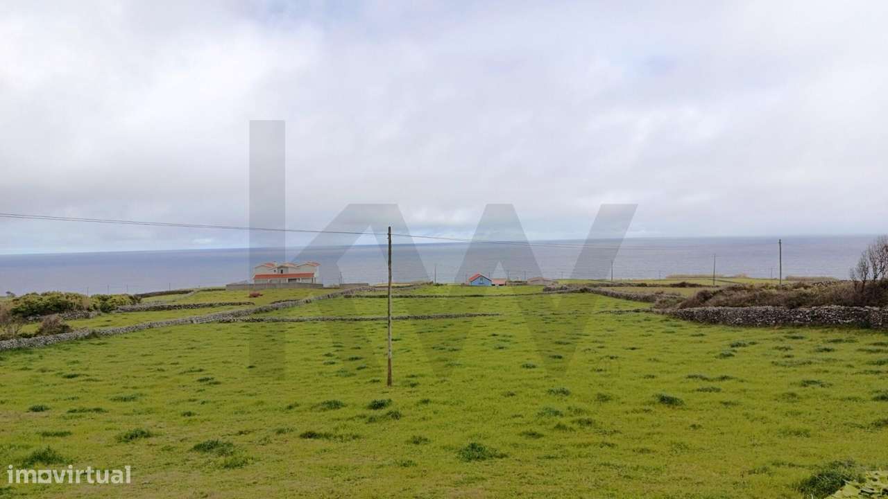 Terreno para Construçao em Amoreiras - Praia da Vitoria - Grande imagem: 4/8