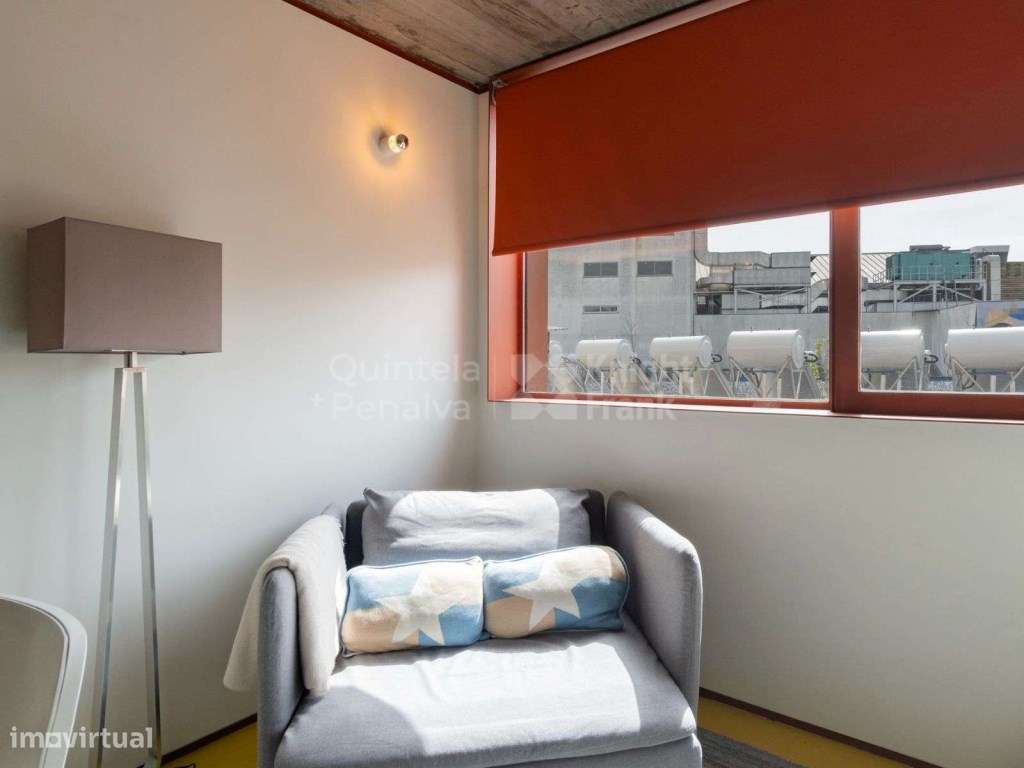 Apartamento T0 com mezanine, para arrendamento em Cedofeita, Porto - Grande imagem: 2/23