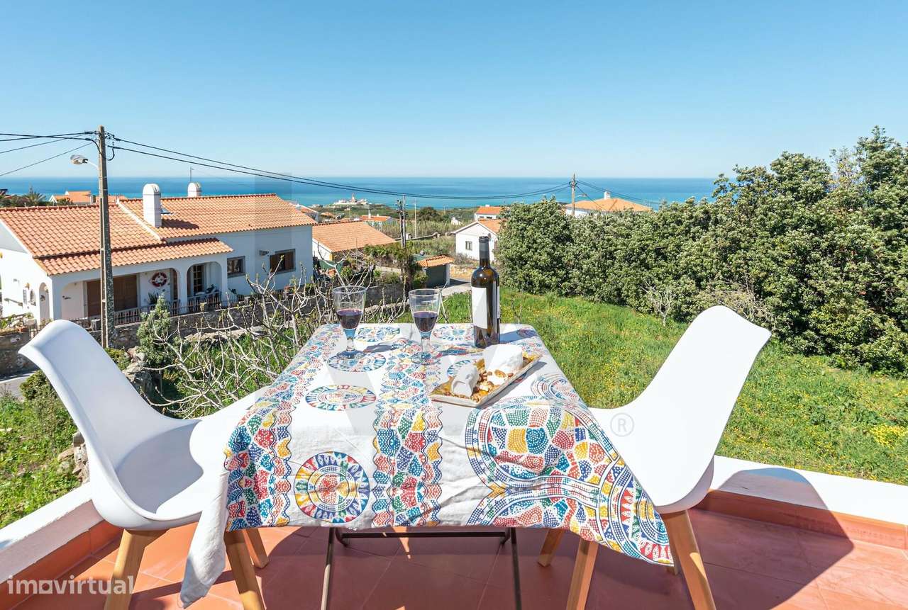 Moradia T2  com vista mar de r/c e 1º andar, renovada c/  bons acessos - Grande imagem: 4/34