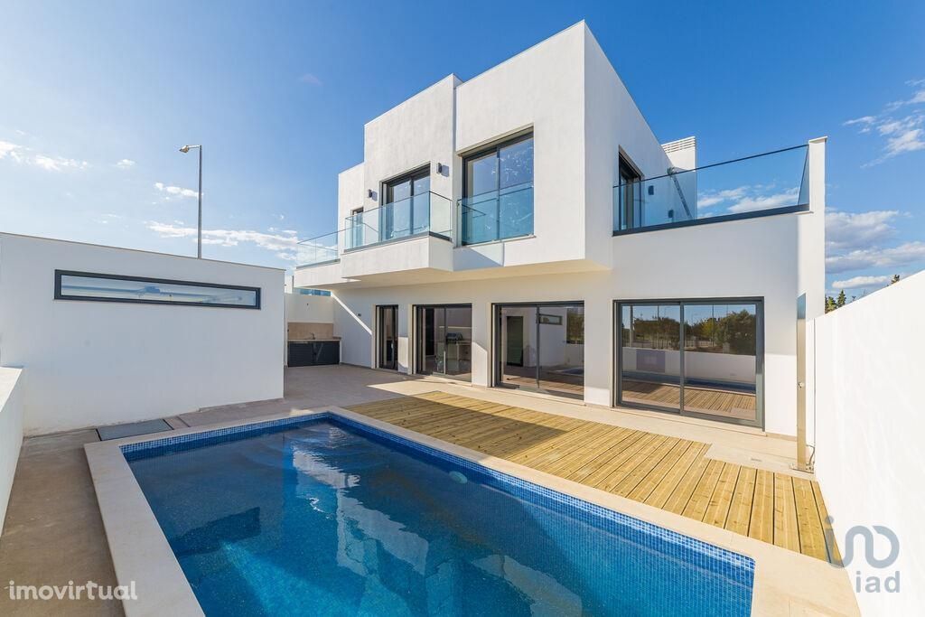 Casa / Villa T3 em Faro de 275,00 m2