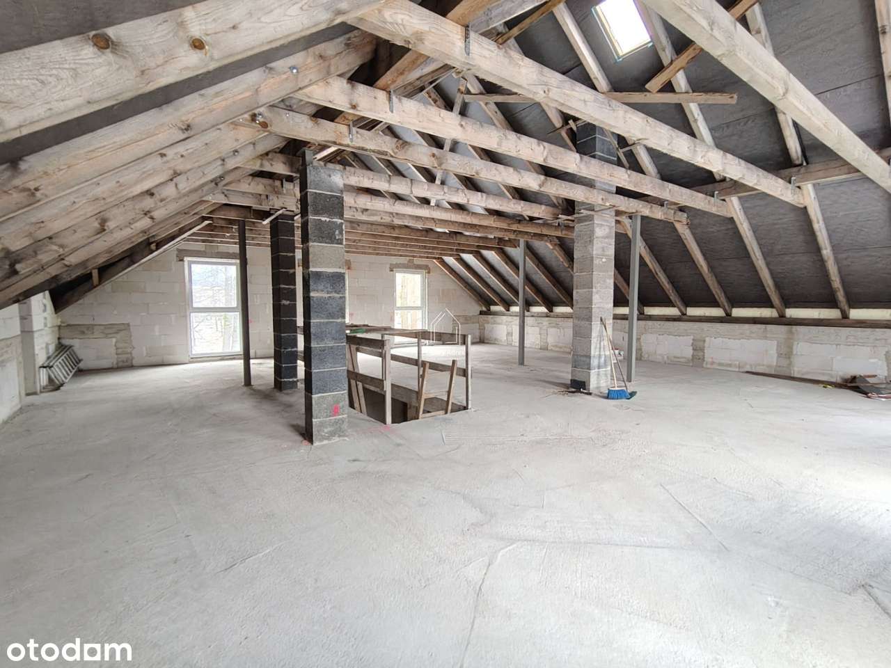 Dom w Mysłakowicach do wykończenia-8
