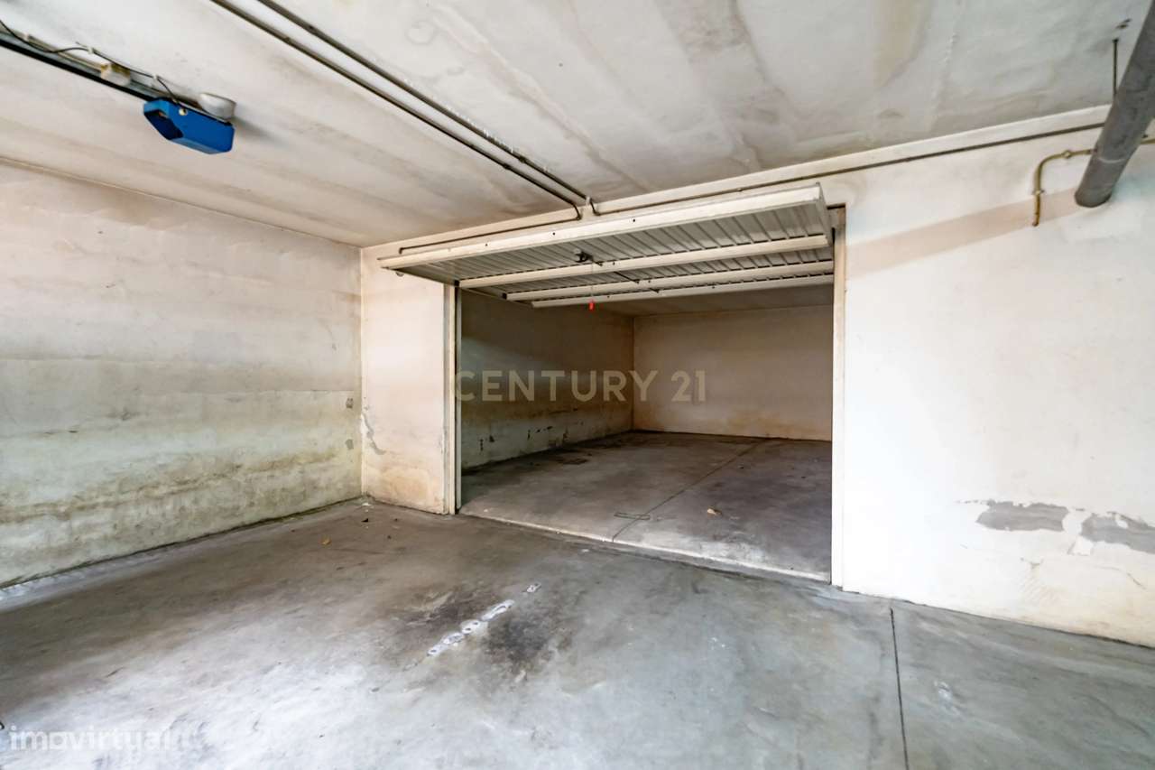 Apartamento T2 com Terraço e Garagem fechada em Condeixa-a-Nova-11