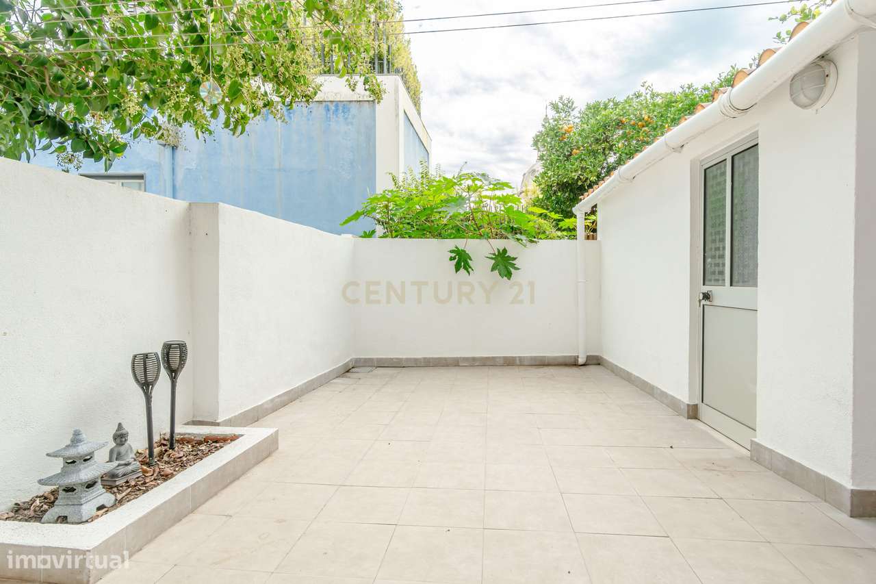 T1 Renovado com Terraço na Ajuda, Lisboa-18